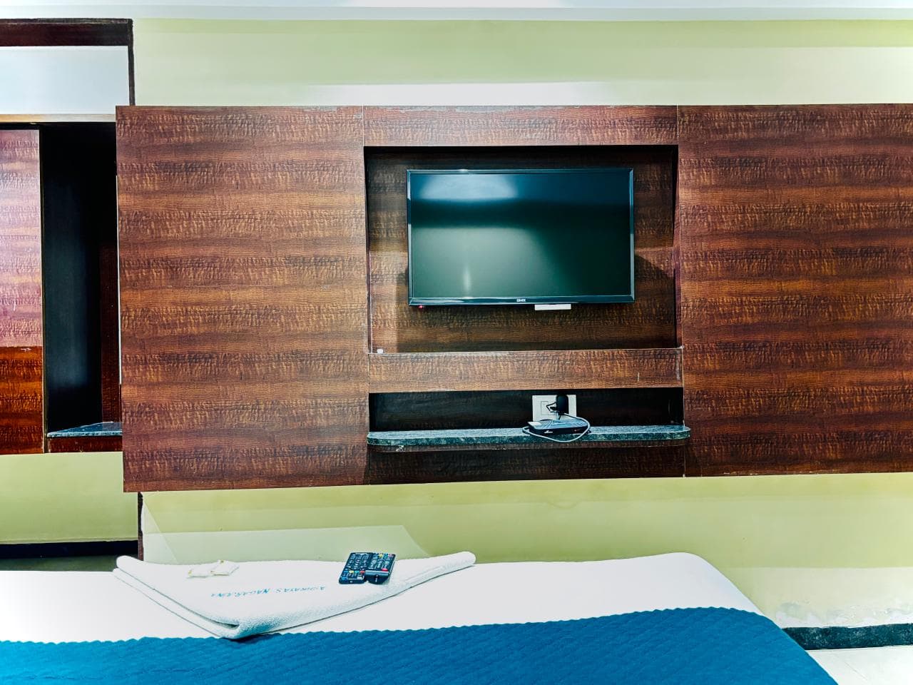 Executive Room A/C - View 4