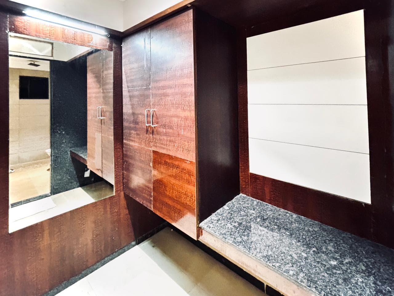 Executive Room A/C - View 14