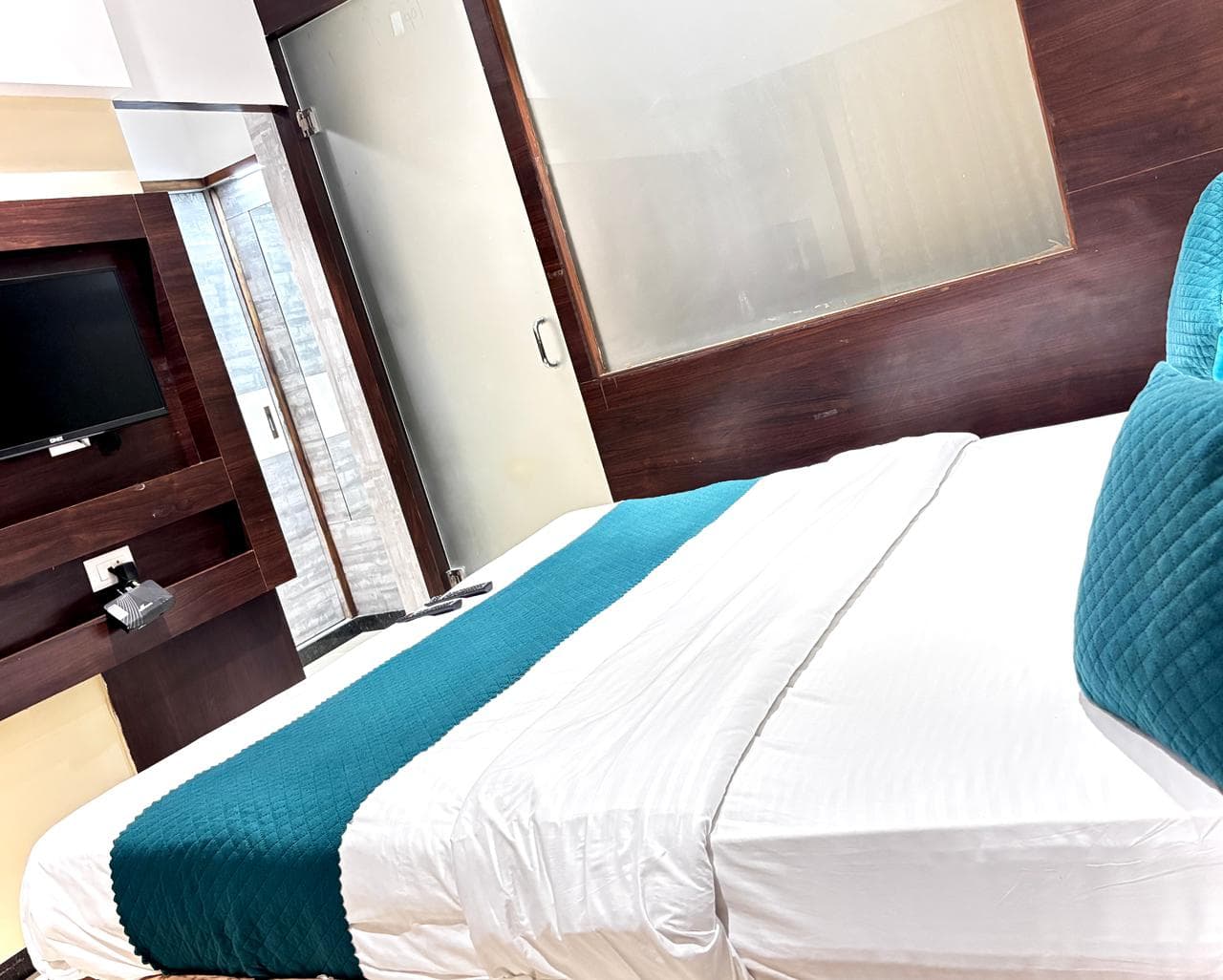 Suite Room A/C - View 9