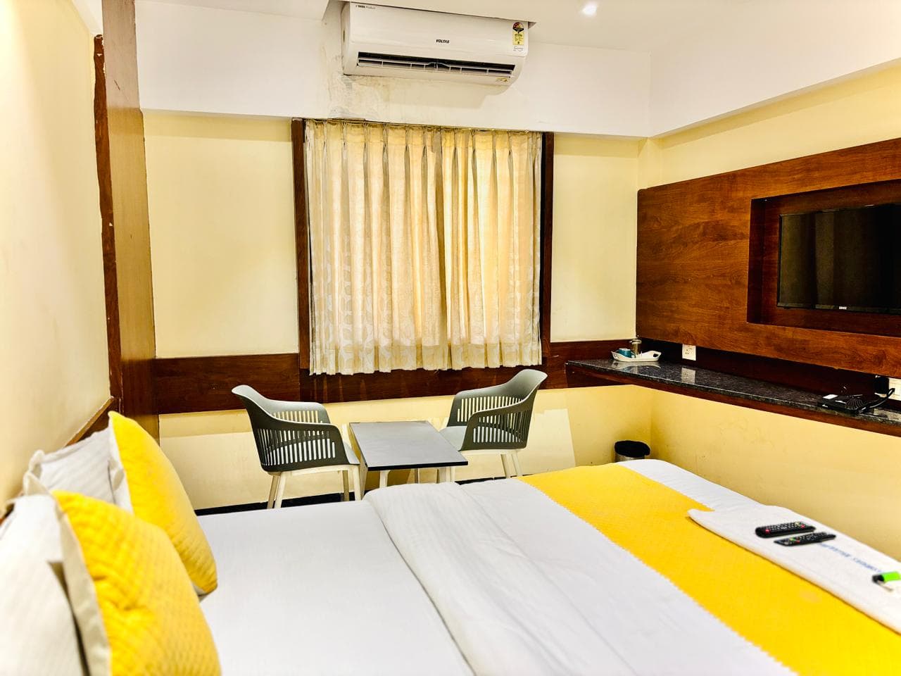 Deluxe Room A/C