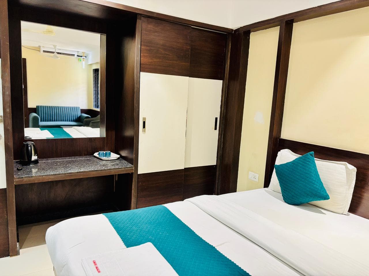 Executive Room A/C - View 8