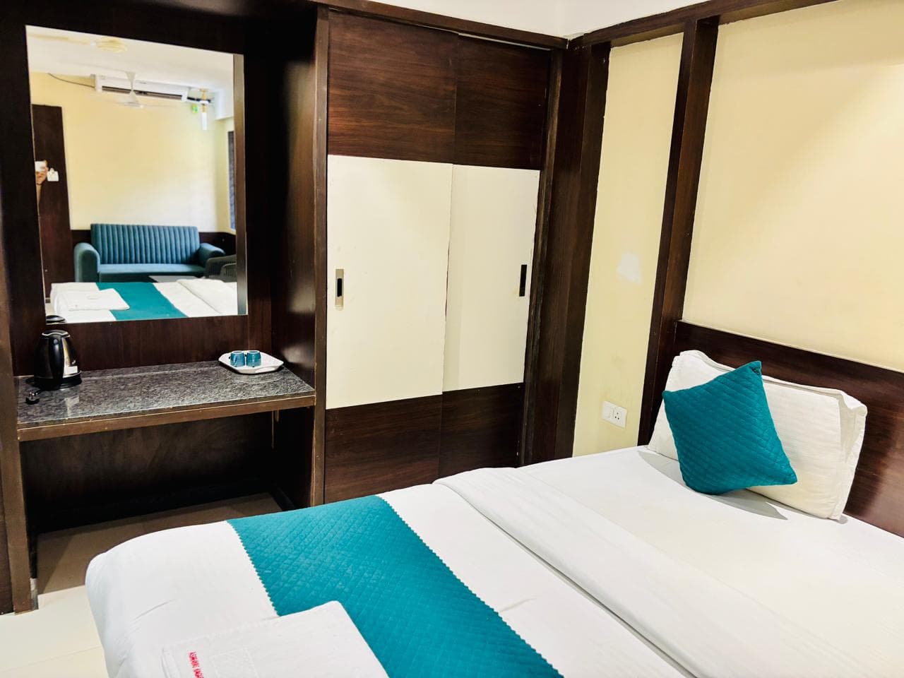 Executive Room A/C - View 7