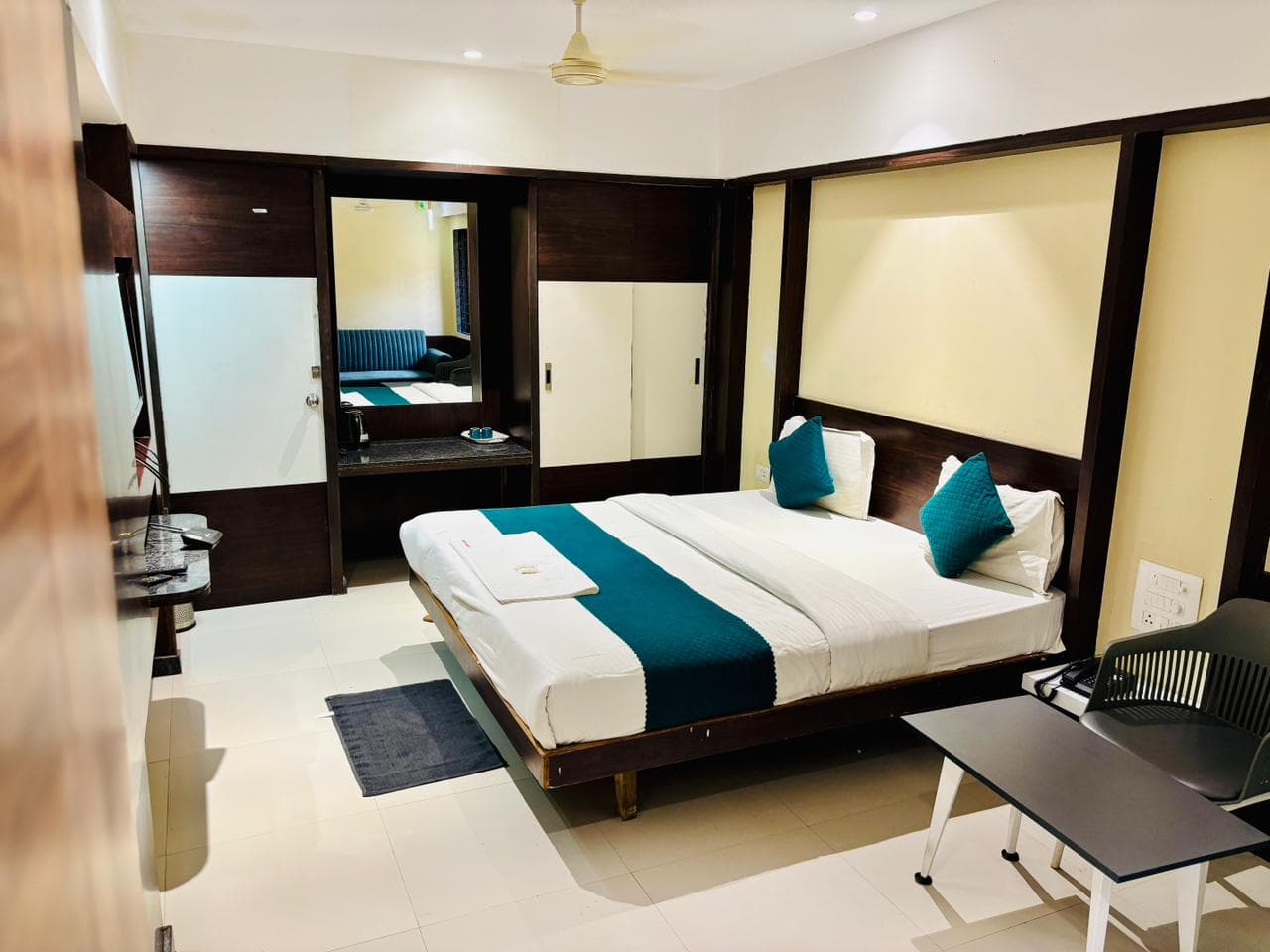 Executive Room A/C - View 16